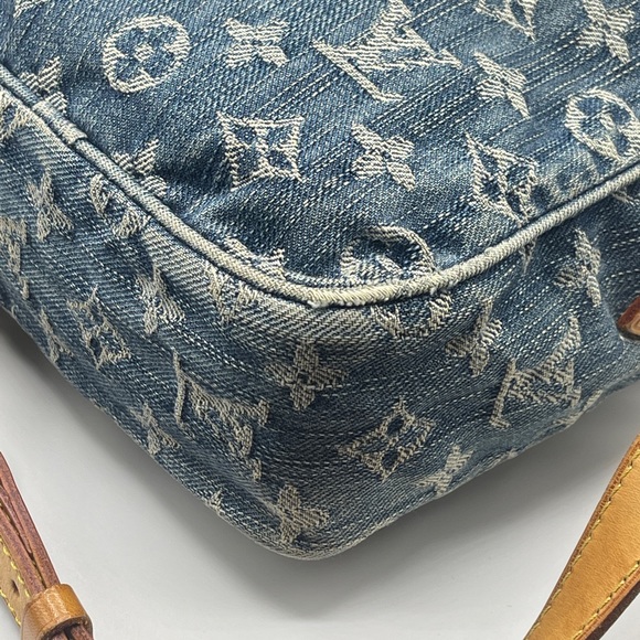 Louis Vuitton Denim Camera Bag Jean Monogram Crossbody Shoulder Vintage Rare LV - Picture 7 of 16